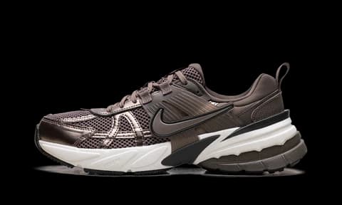 Sneaker item