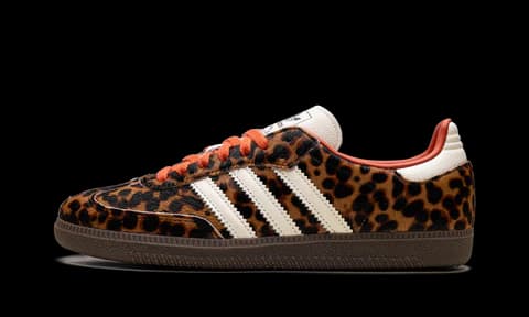Sneaker item