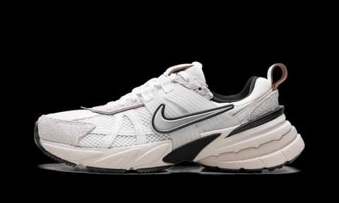 Sneaker item
